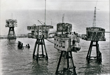 Shivering Sands Fort with aerial mast
